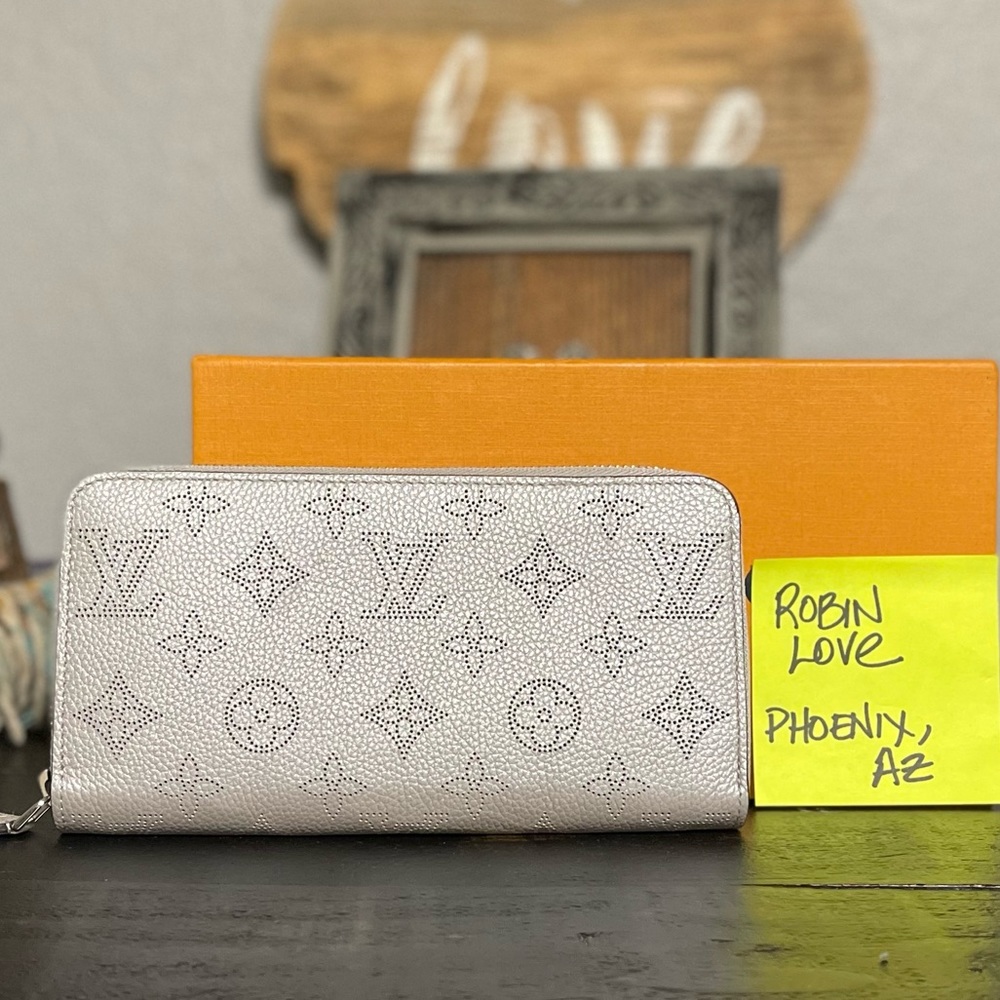 Louis Vuitton Grey Large Zippy Mahina Leather Wallet -  used one time!